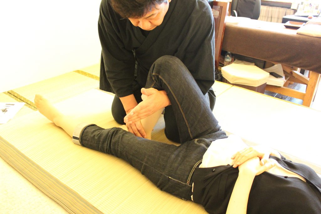 大腿部伸長弛緩法(2)